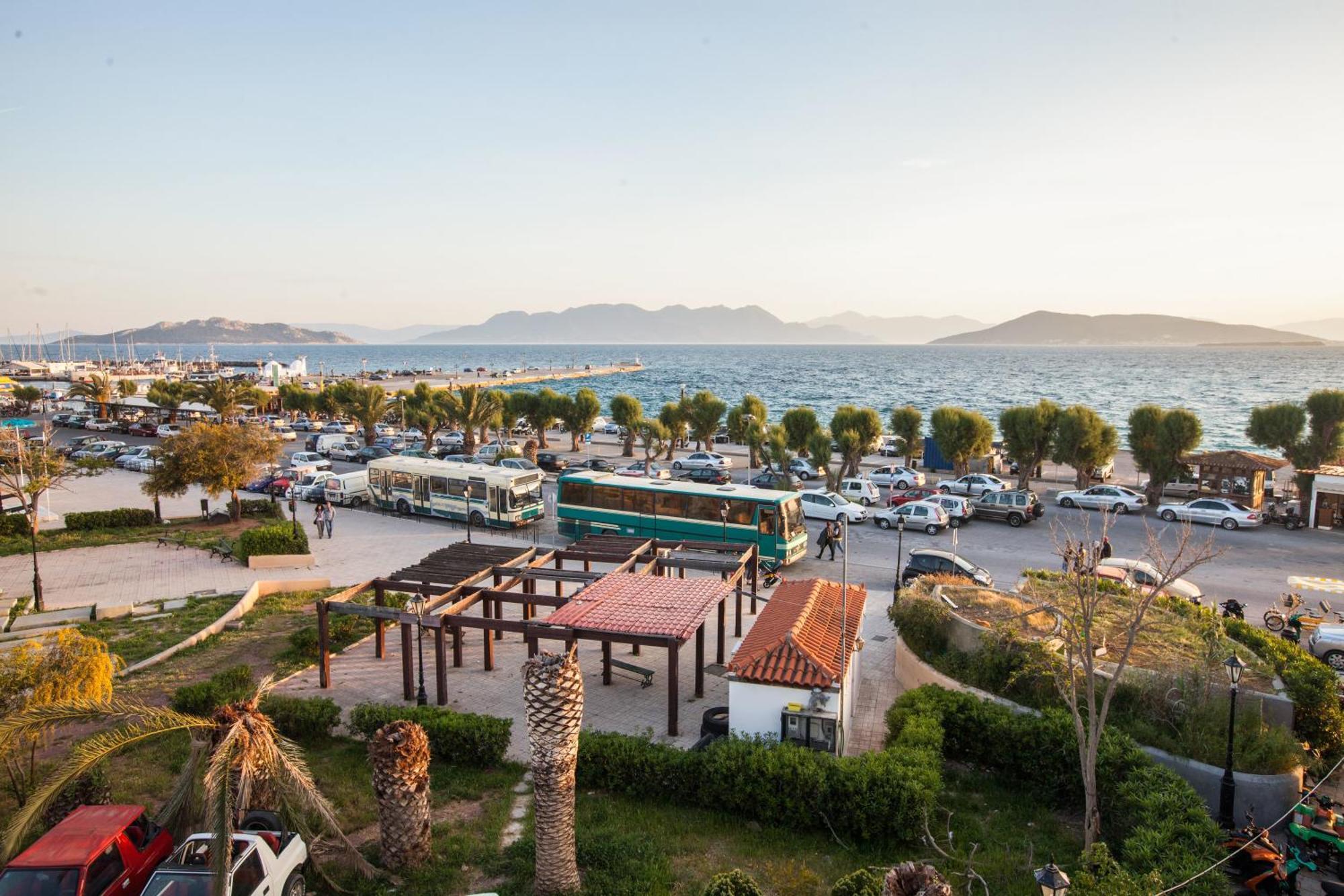 Togias Hotel Aegina Eksteriør billede