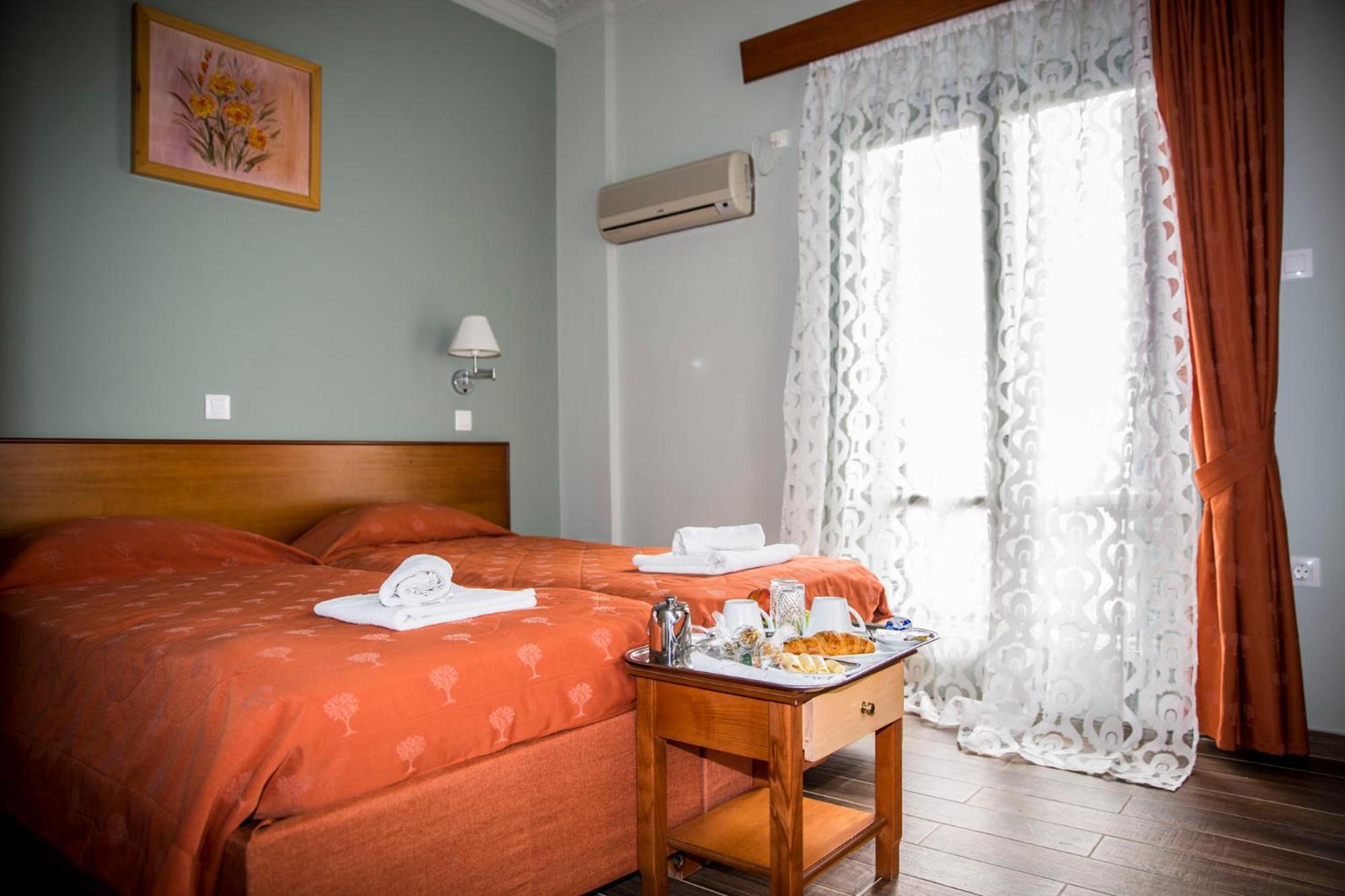 Togias Hotel Aegina Eksteriør billede